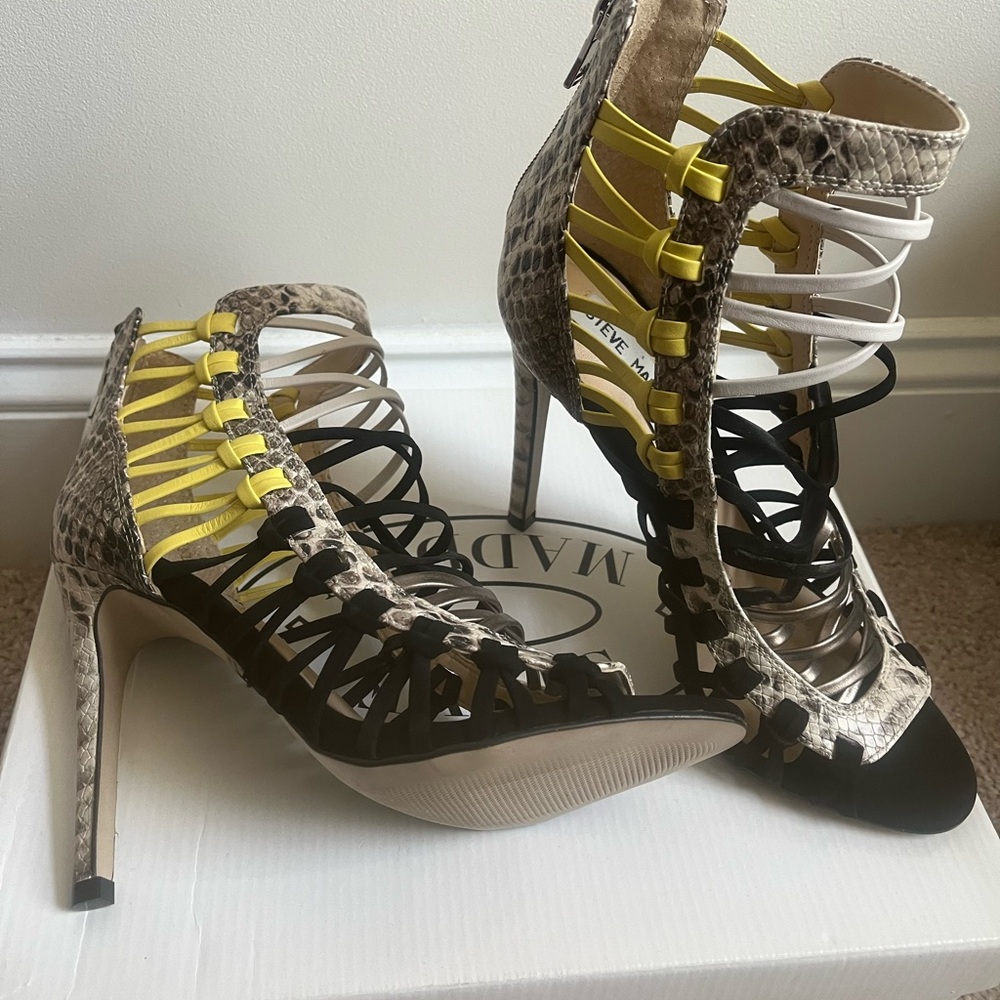 New Steve Madden Sleik Bright Snakeskin heels! Size 6! - Picture 3 of 10